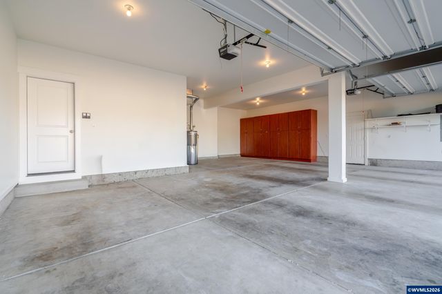 2998 NE Zuhlke Ln, Albany, OR 97321