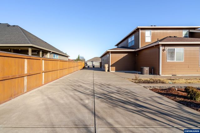 2998 NE Zuhlke Ln, Albany, OR 97321