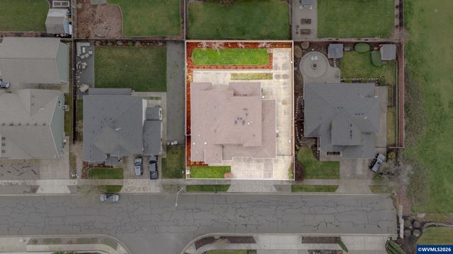 2998 NE Zuhlke Ln, Albany, OR 97321