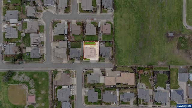 2998 NE Zuhlke Ln, Albany, OR 97321