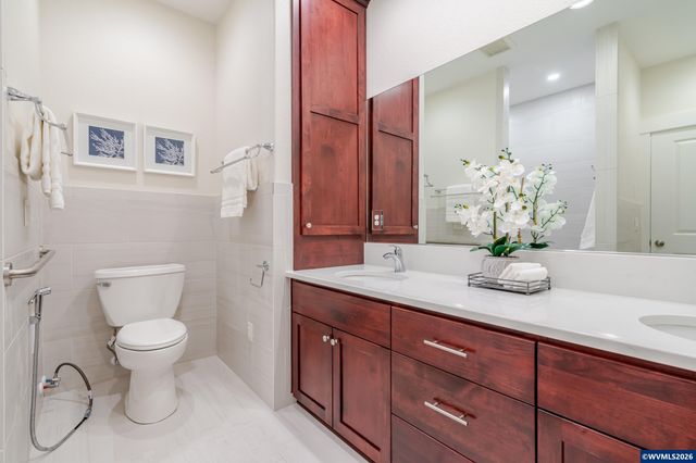 2998 NE Zuhlke Ln, Albany, OR 97321