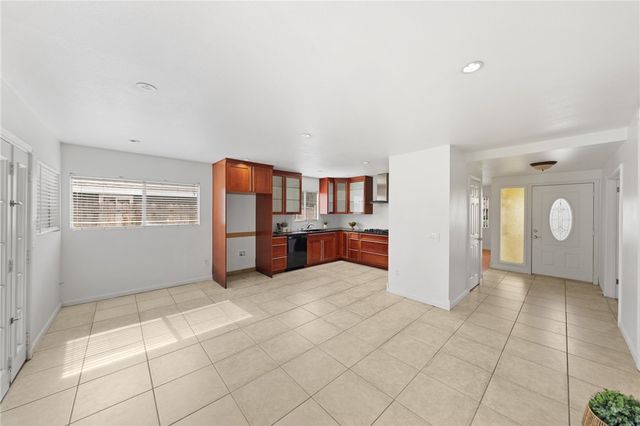 6090 Meadowbrook Lane, Riverside, CA 92504