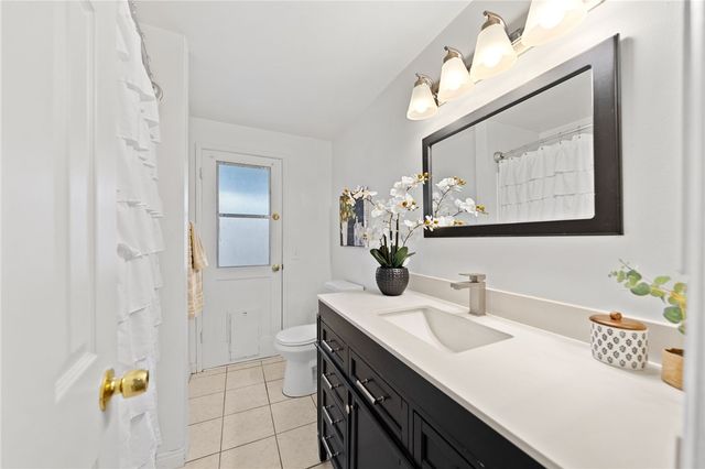 6090 Meadowbrook Lane, Riverside, CA 92504