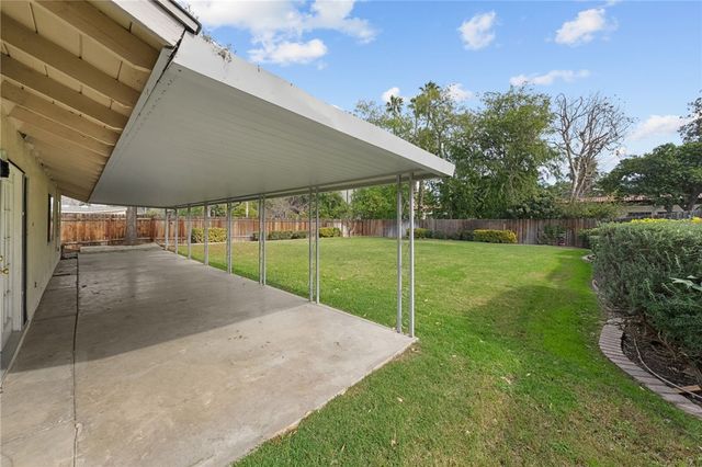 6090 Meadowbrook Lane, Riverside, CA 92504