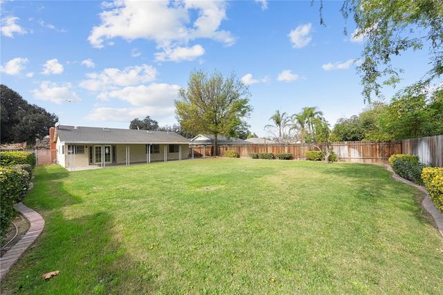 6090 Meadowbrook Lane, Riverside, CA 92504