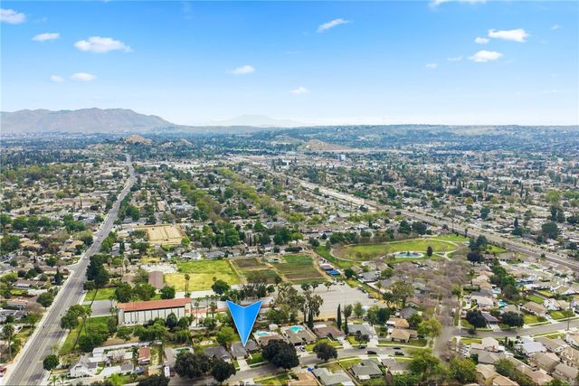 6090 Meadowbrook Lane, Riverside, CA 92504