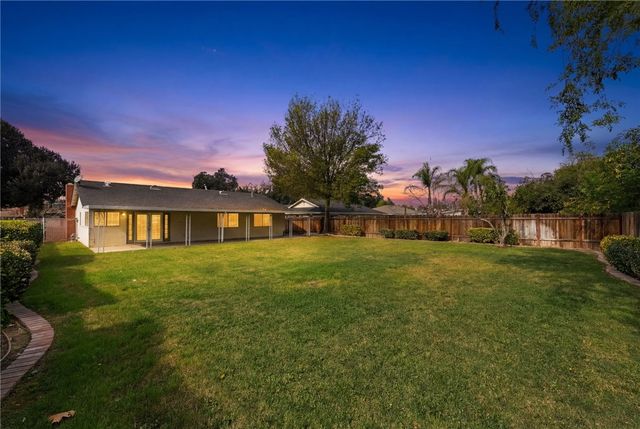 6090 Meadowbrook Lane, Riverside, CA 92504