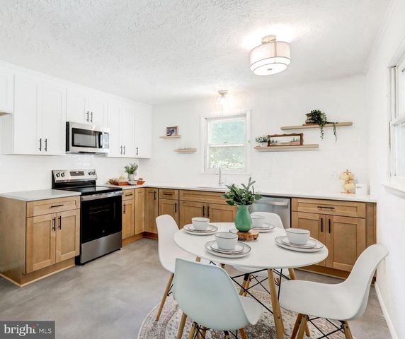 605 SYCAMORE DR, Columbia, PA 17512
