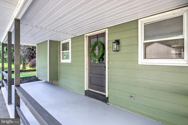 605 SYCAMORE DR, Columbia, PA 17512