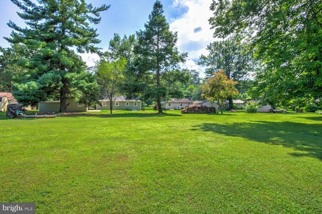 605 SYCAMORE DR, Columbia, PA 17512
