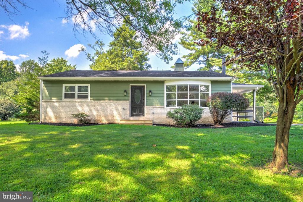 605 SYCAMORE DR, Columbia, PA 17512