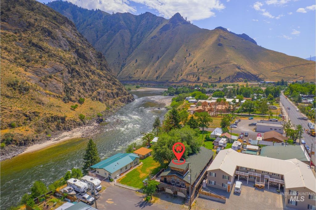 302 Berger St, Riggins, ID 83549