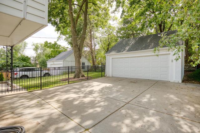 165 N 85th STREET, Wauwatosa, WI 53226