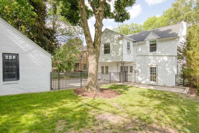 165 N 85th STREET, Wauwatosa, WI 53226