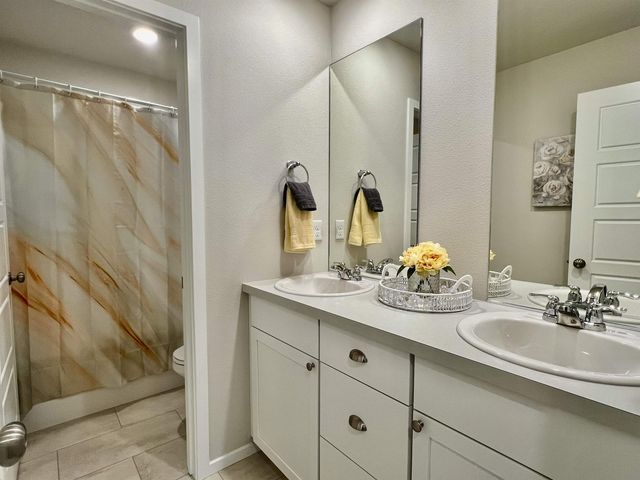 24348 E Goshawk Way, Liberty Lake, WA 99019