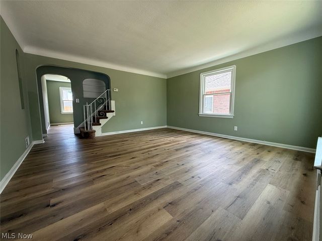 8314 Vineyard Avenue, Cleveland, OH 44105