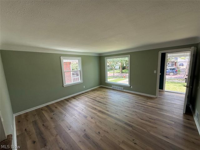 8314 Vineyard Avenue, Cleveland, OH 44105