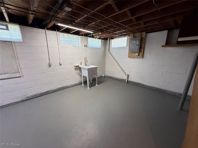 8314 Vineyard Avenue, Cleveland, OH 44105