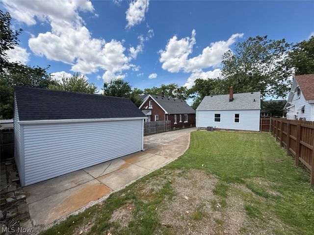 8314 Vineyard Avenue, Cleveland, OH 44105