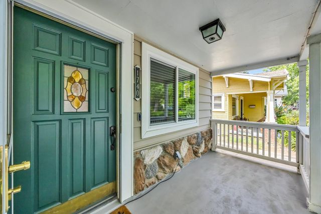 1740 40th St, Sacramento, CA 95819