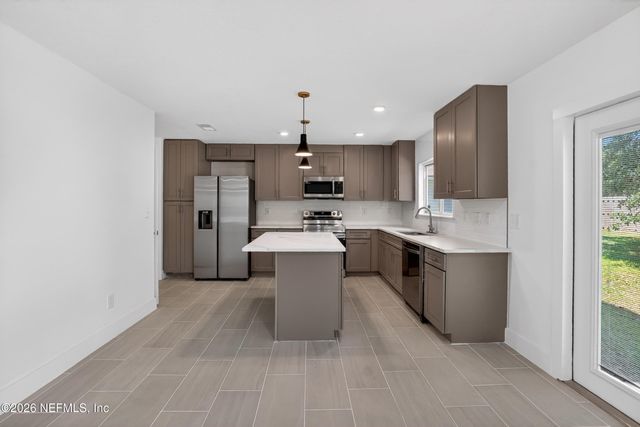 1124 SUNRAY Court, Jacksonville, FL 32218