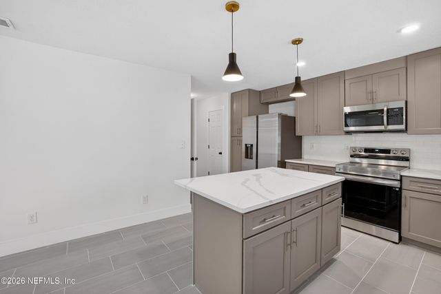 1124 SUNRAY Court, Jacksonville, FL 32218