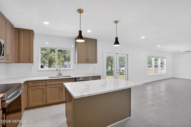 1124 SUNRAY Court, Jacksonville, FL 32218