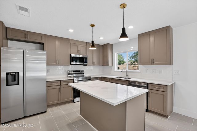 1124 SUNRAY Court, Jacksonville, FL 32218