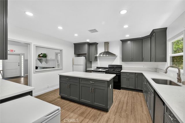 3425 W 15th Street, Los Angeles, CA 90019