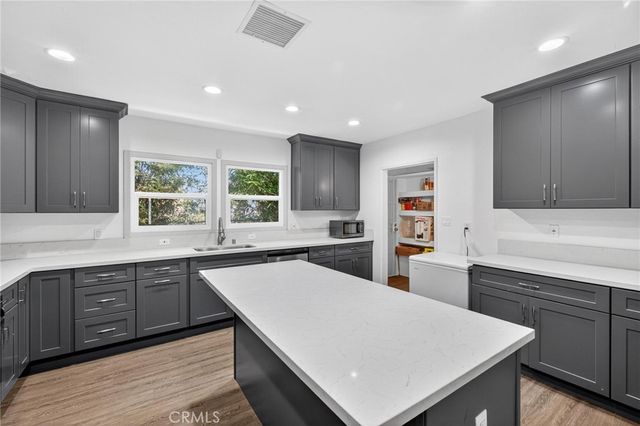 3425 W 15th Street, Los Angeles, CA 90019