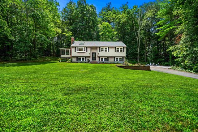 20 Hawkview Road, Hudson, NH 03051