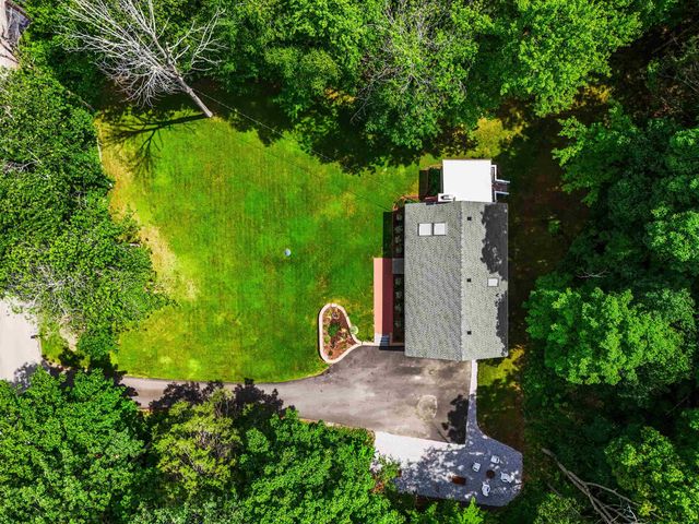 20 Hawkview Road, Hudson, NH 03051