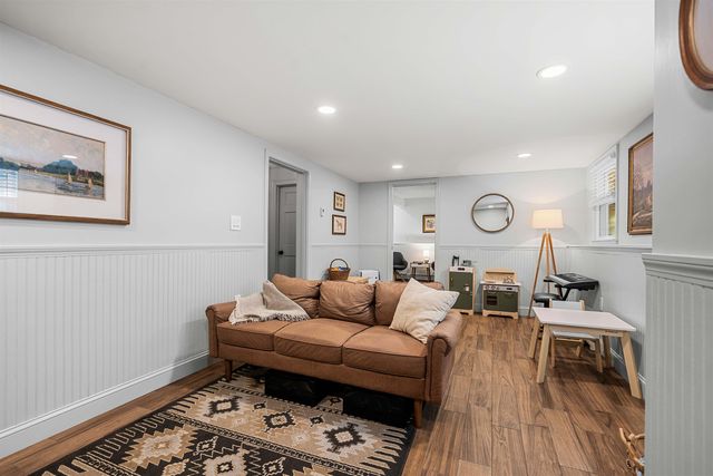 20 Hawkview Road, Hudson, NH 03051