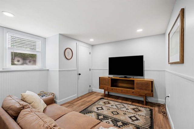 20 Hawkview Road, Hudson, NH 03051