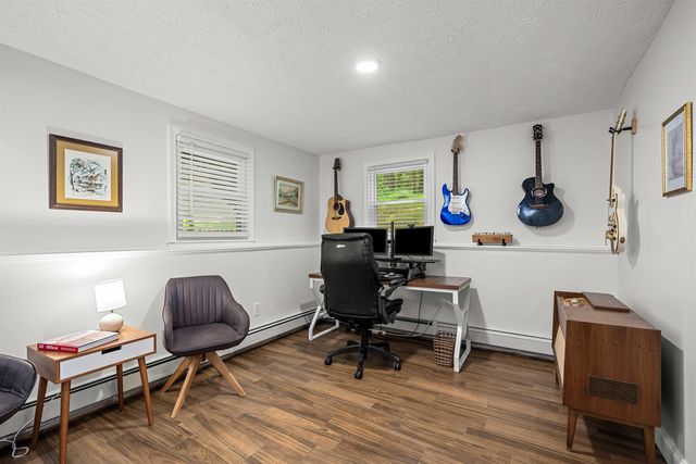 20 Hawkview Road, Hudson, NH 03051