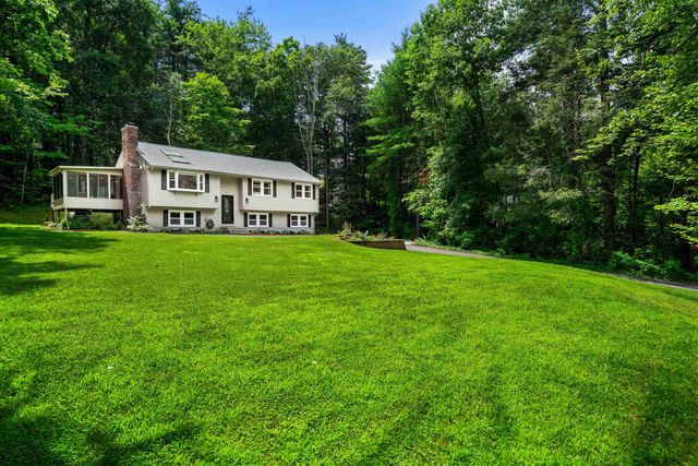 20 Hawkview Road, Hudson, NH 03051