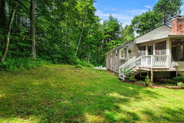 20 Hawkview Road, Hudson, NH 03051