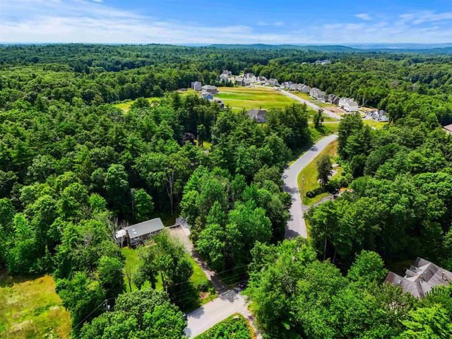 20 Hawkview Road, Hudson, NH 03051