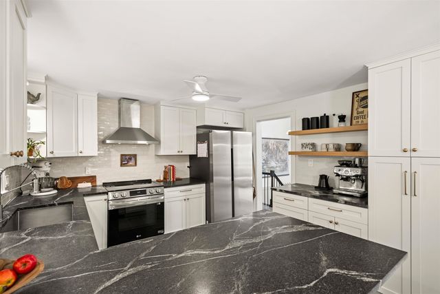 20 Hawkview Road, Hudson, NH 03051