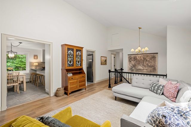 20 Hawkview Road, Hudson, NH 03051