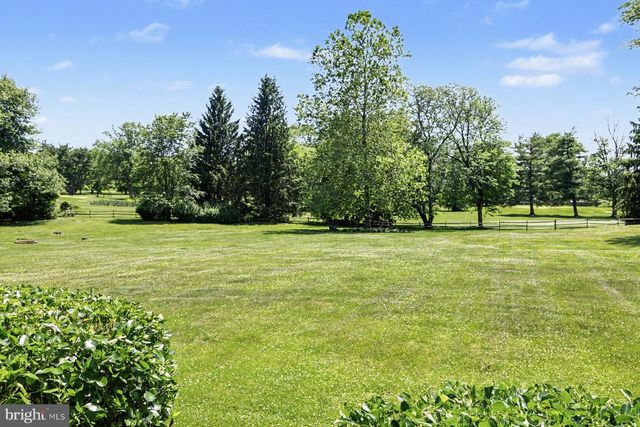 48 BOBBIE DR, Ivyland, PA 18974