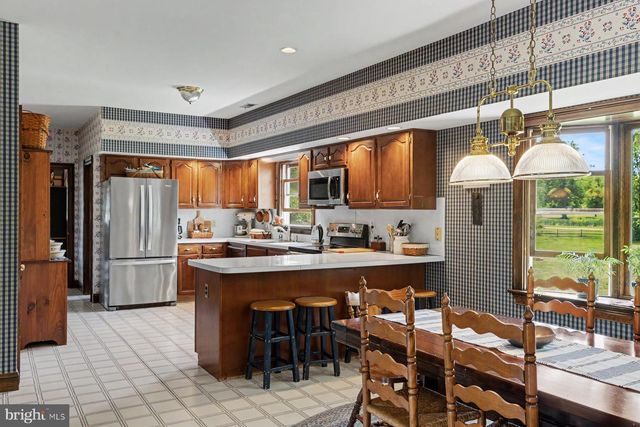 48 BOBBIE DR, Ivyland, PA 18974