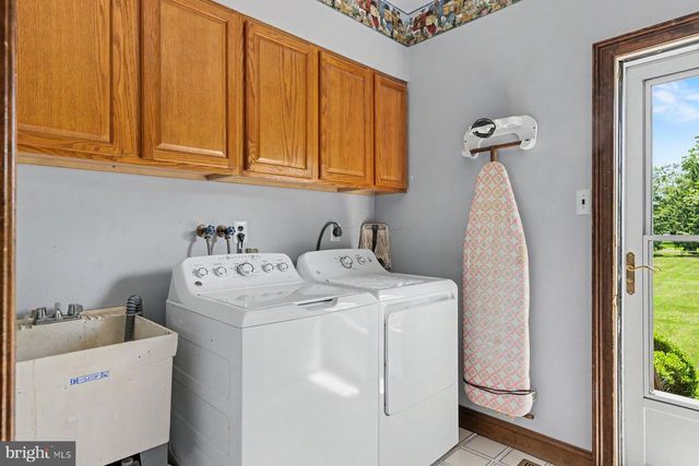 48 BOBBIE DR, Ivyland, PA 18974