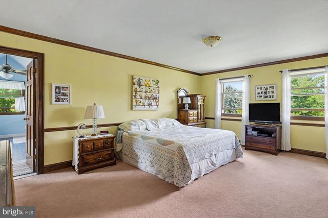 48 BOBBIE DR, Ivyland, PA 18974