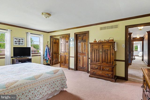 48 BOBBIE DR, Ivyland, PA 18974
