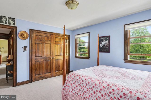 48 BOBBIE DR, Ivyland, PA 18974