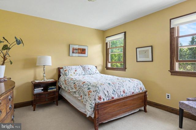 48 BOBBIE DR, Ivyland, PA 18974