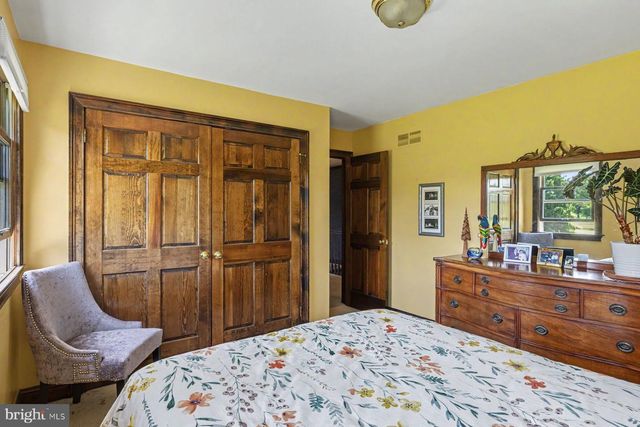 48 BOBBIE DR, Ivyland, PA 18974