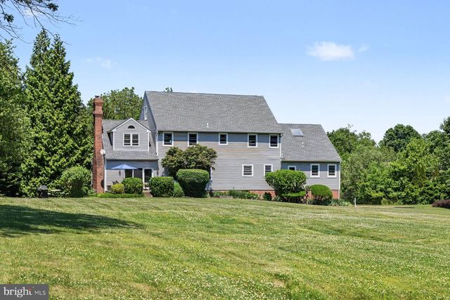 48 BOBBIE DR, Ivyland, PA 18974