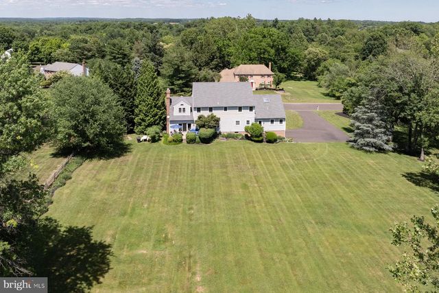 48 BOBBIE DR, Ivyland, PA 18974